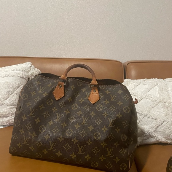 Louis Vuitton Handbags - Authentic Louis Vuitton bag